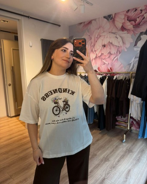 NAKIŞLI TİŞÖRT